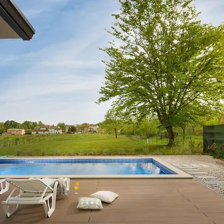 Charmante Mit Gepflegtem Garten Und Beheiztem Pool By Interhome Dom wakacyjny Cubanici