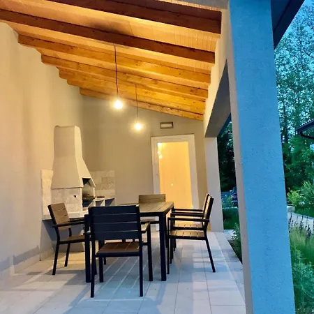 Charmante Mit Gepflegtem Garten Und Beheiztem Pool By Interhome * Cubanici
